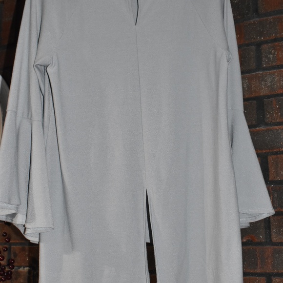 BELL SLEEVE TOP - Picture 3 of 6